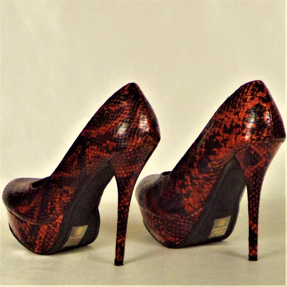 DELICIOUS size 8.5 orange/black faux-snakeskin ultra-high-heel platform pumps - Picture 8 of 14